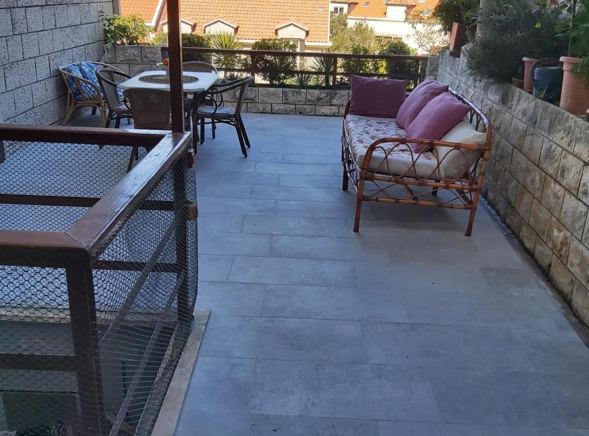 Big Terrace Apartment *